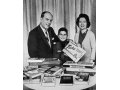 John Scarne con moglie e figlio